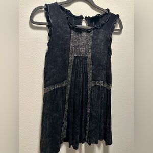 POL Sleeveless Distressed Top